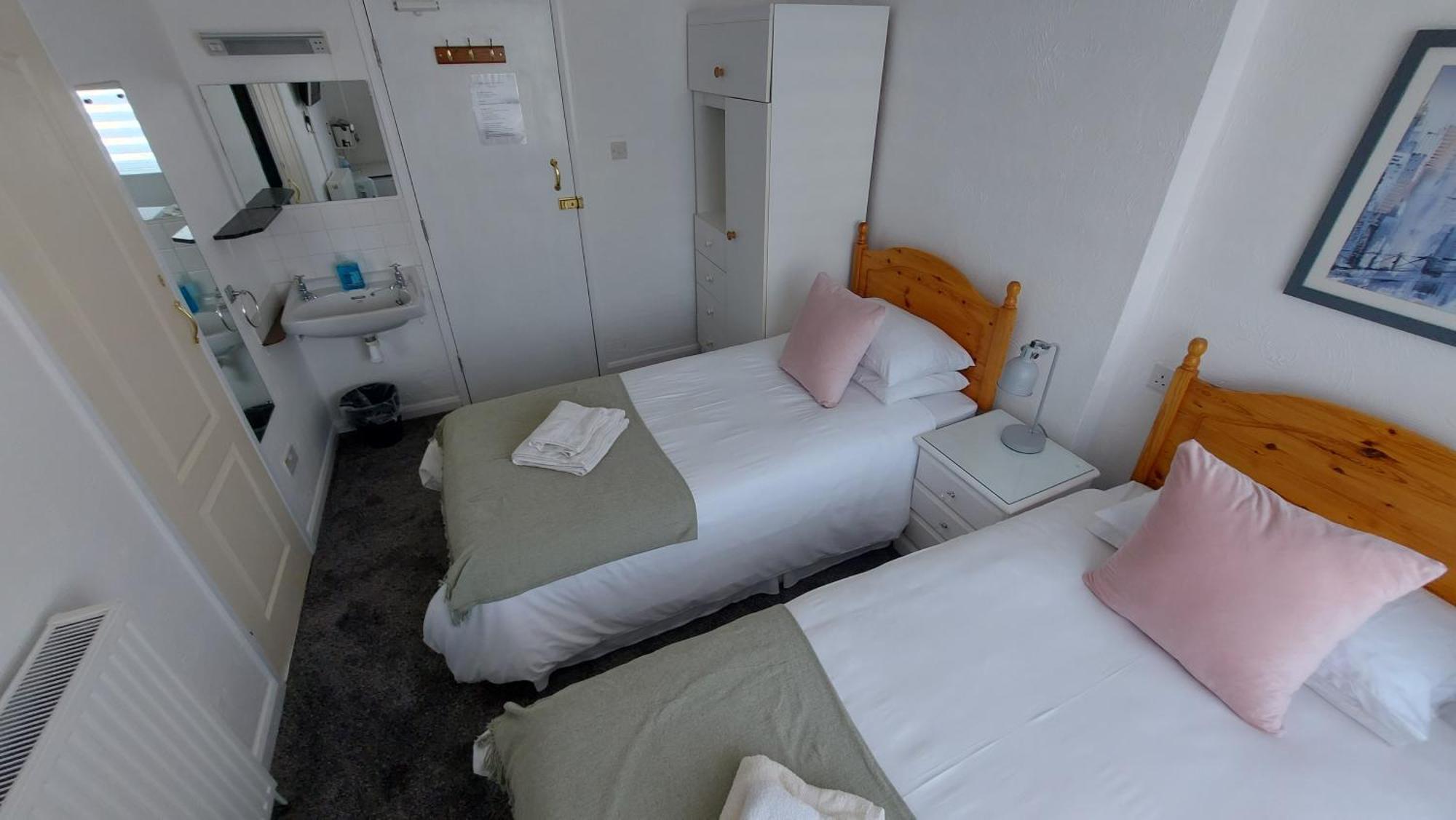 Bed & Breakfast The Clifton At